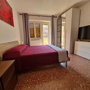 Corneliaguesthouse Pensión Roma